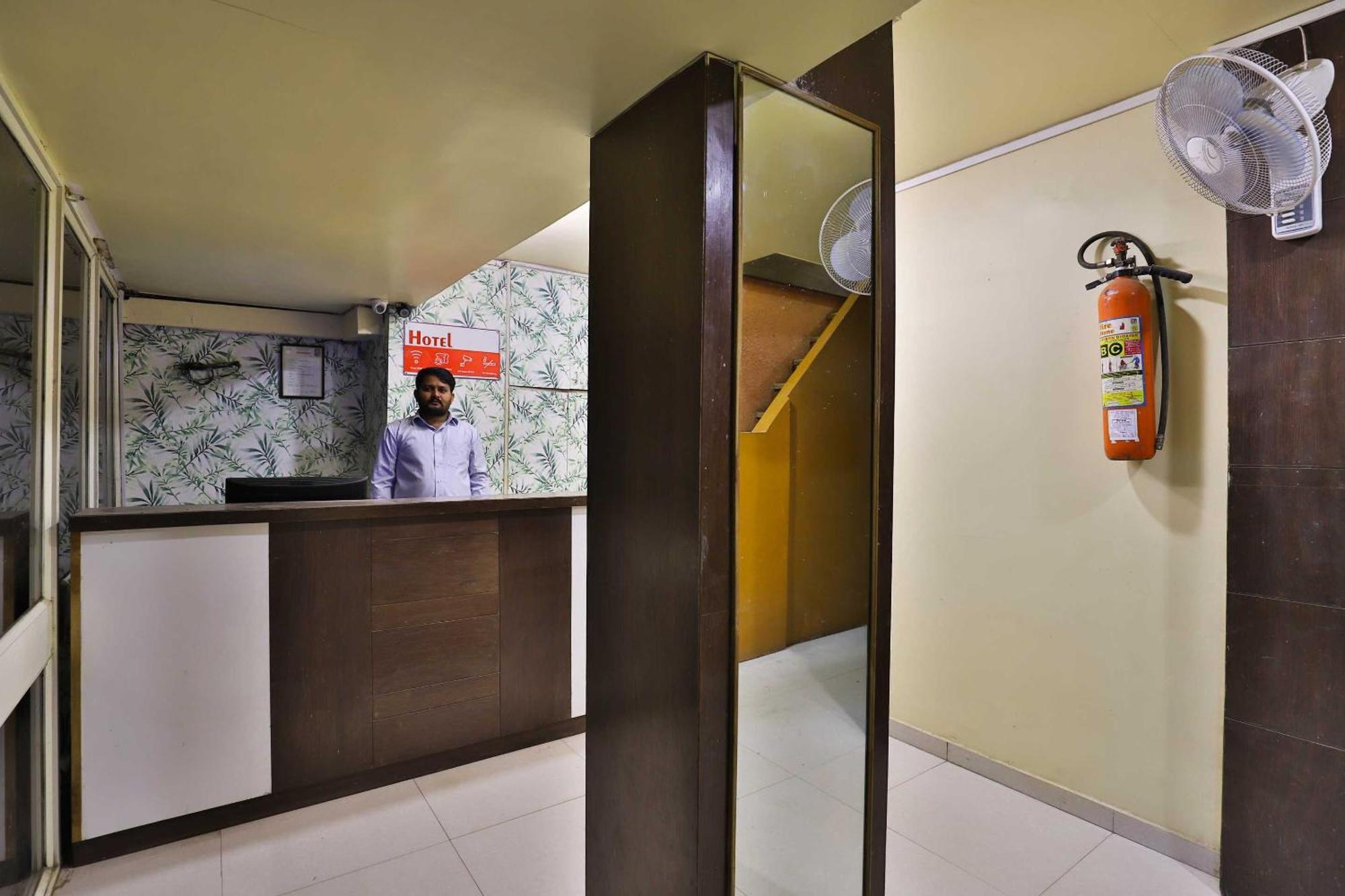 Spot On Hotel Shreeji Palace アーメダバード エクステリア 写真
